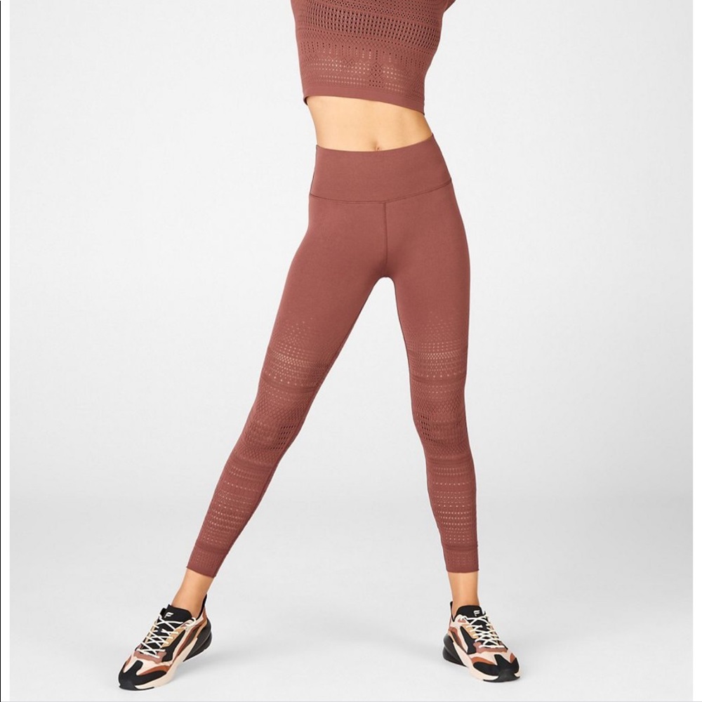 Brielle Macrame Set Fabletics - Picture 3 of 8